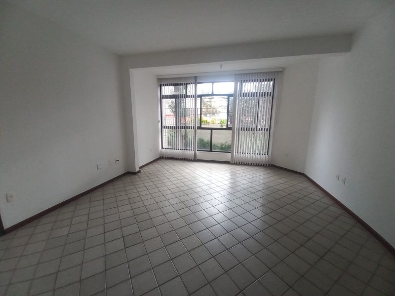 Apto no bairro Jardim Amália em VOLTA REDONDA