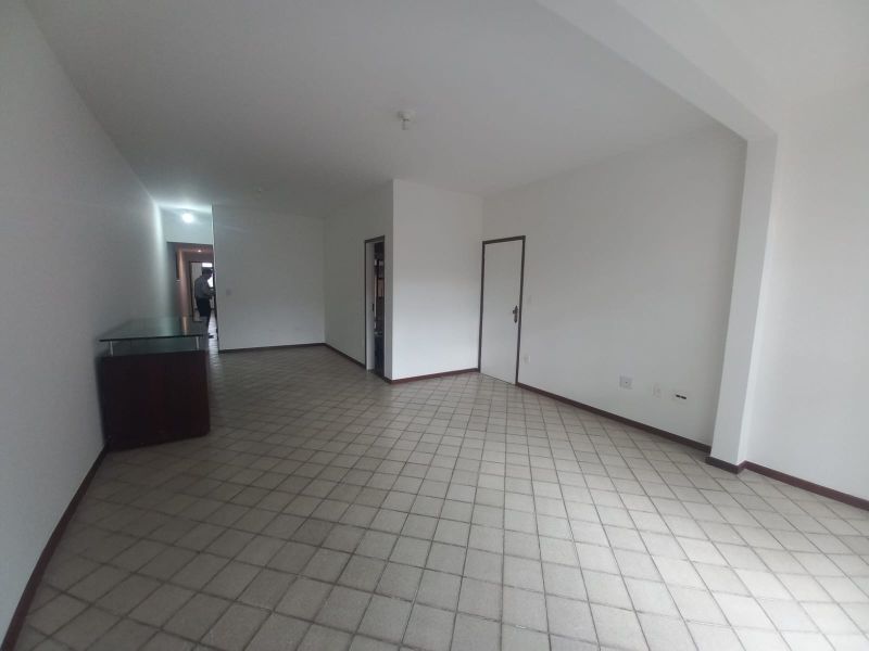 Apto no bairro Jardim Amália em VOLTA REDONDA