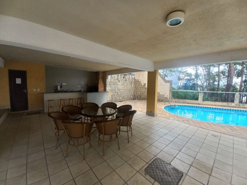 Apto no bairro Jardim Amália em VOLTA REDONDA