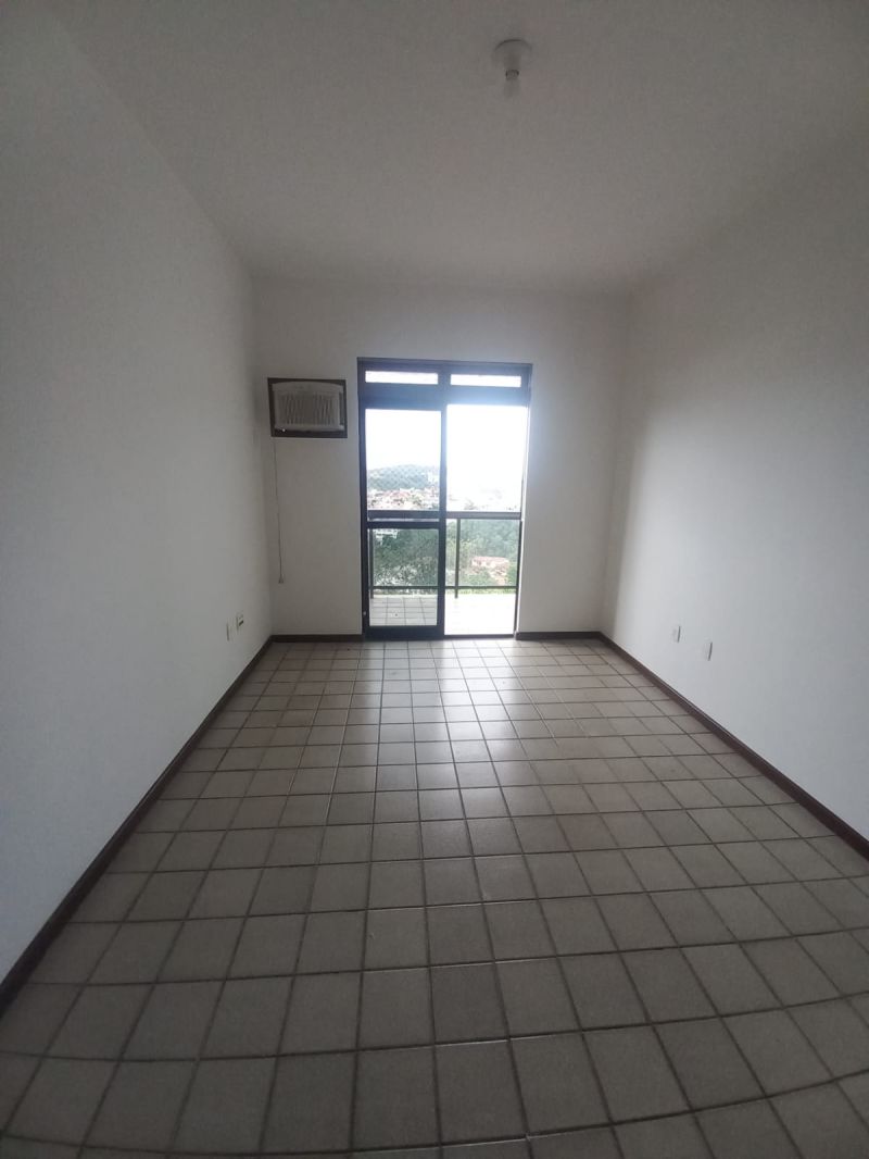 Apto no bairro Jardim Amália em VOLTA REDONDA