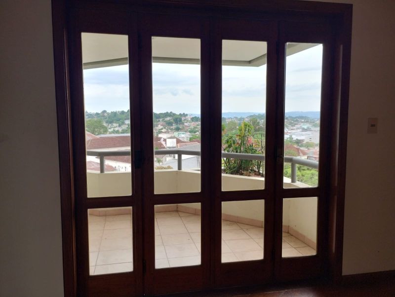 APTO 3 quartos no bairro SAGRADA FAMILIA em TAQUARA