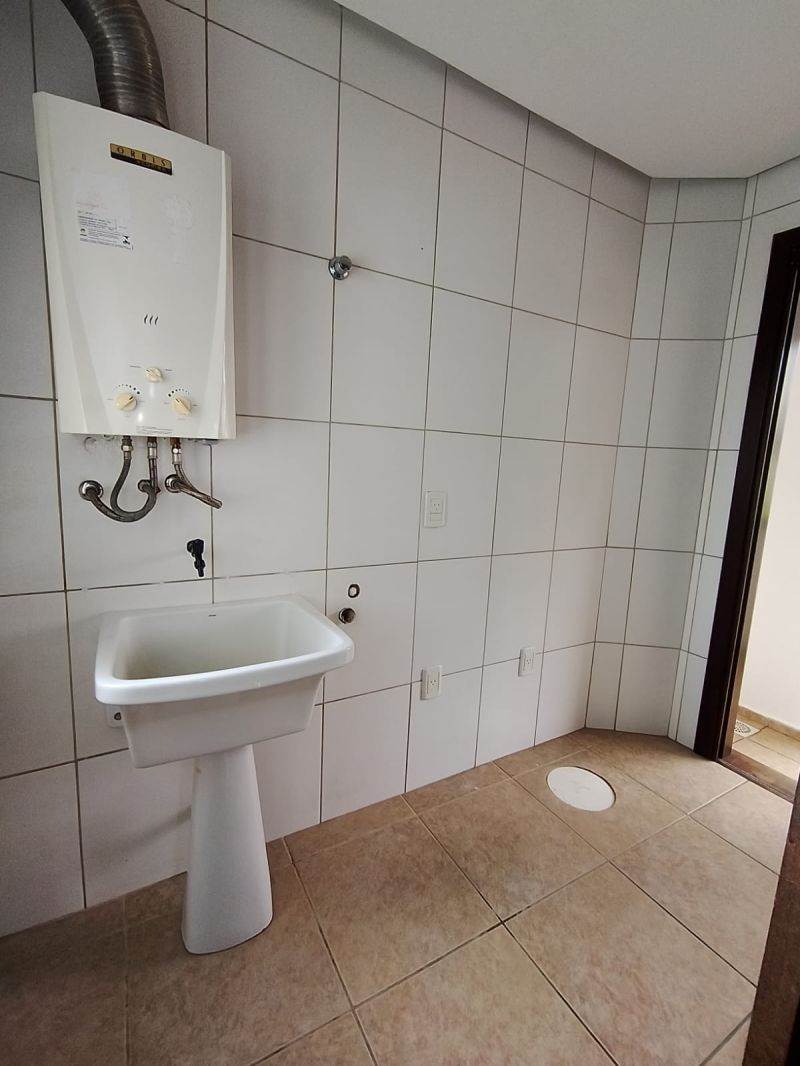 APTO 2 quartos no bairro SAGRADA FAMILIA em TAQUARA