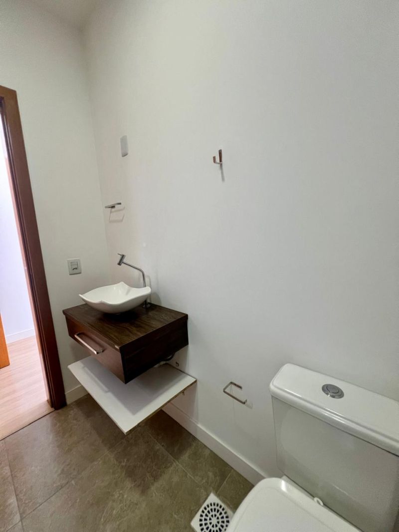 SOBRADO 3 quartos no bairro JARDIM DO PRADO em TAQUARA