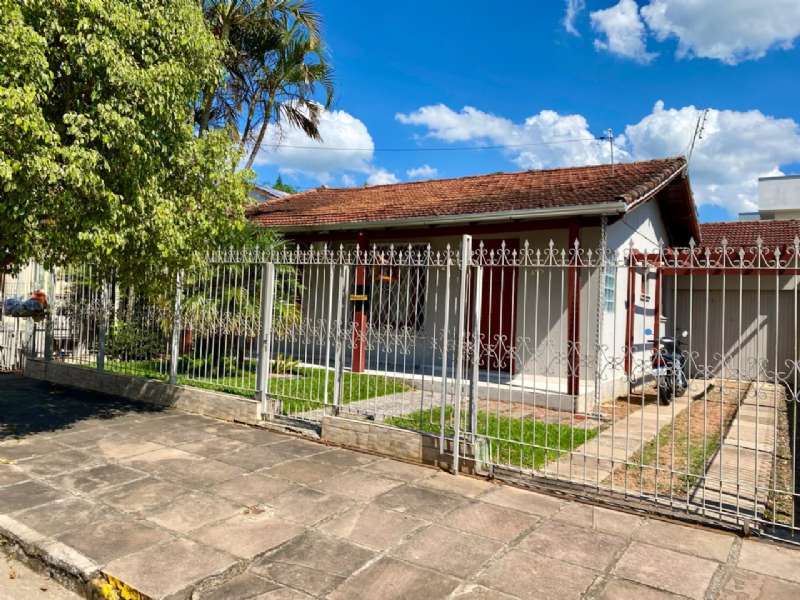CASA DE ALVENARIA 2D no bairro Petrópolis em Taquara