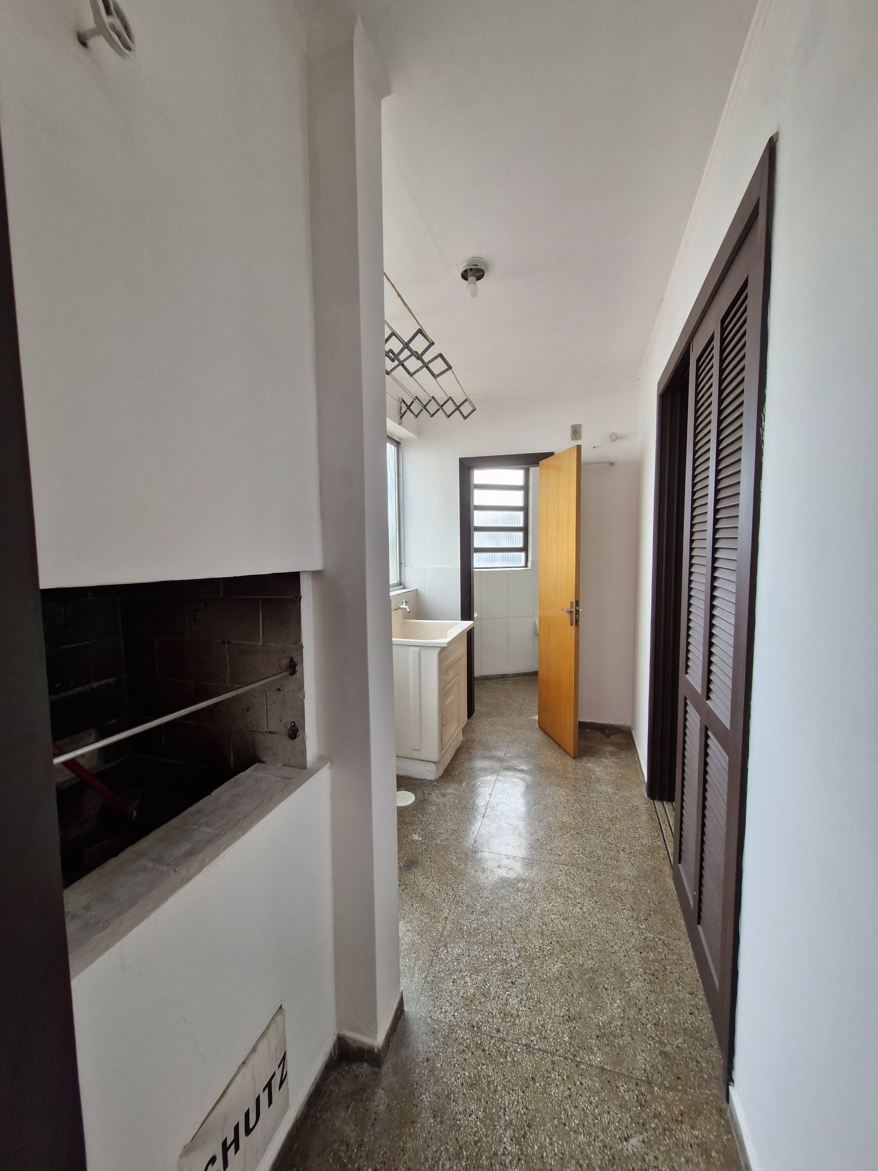 APARTAMENTO em
