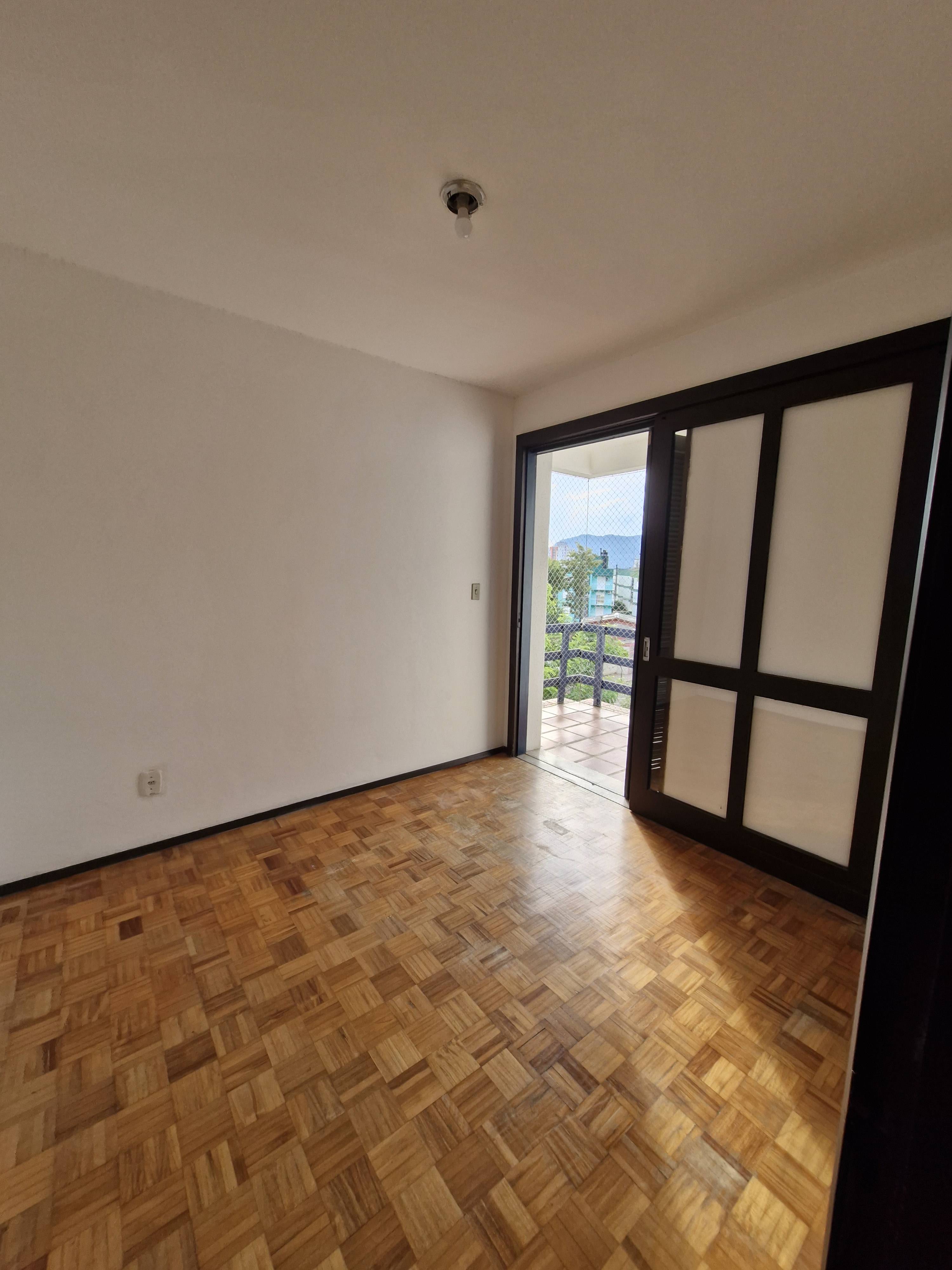APARTAMENTO em
