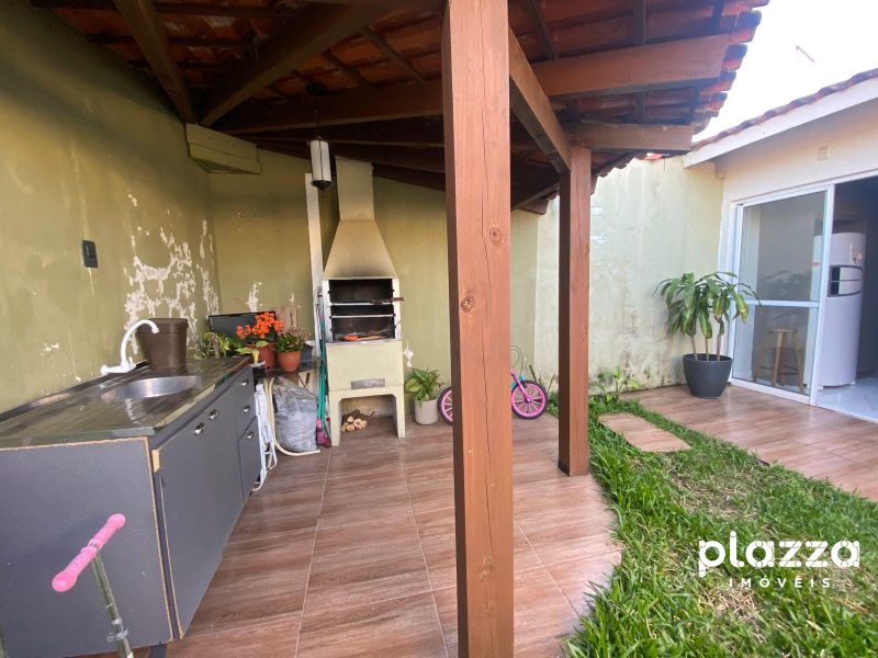 Casa à venda em condomínio fechado. 