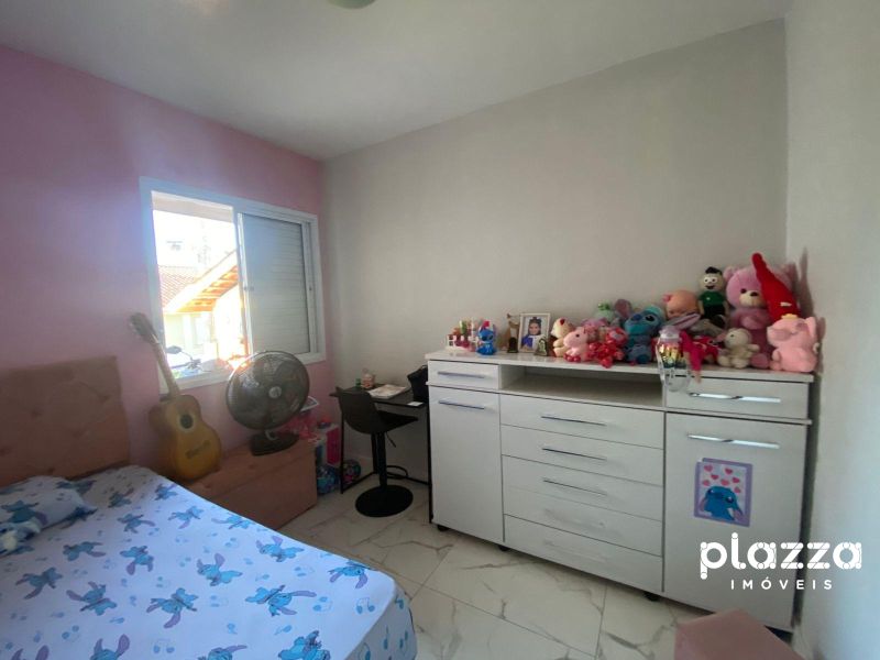 Casa à venda em condomínio fechado. 