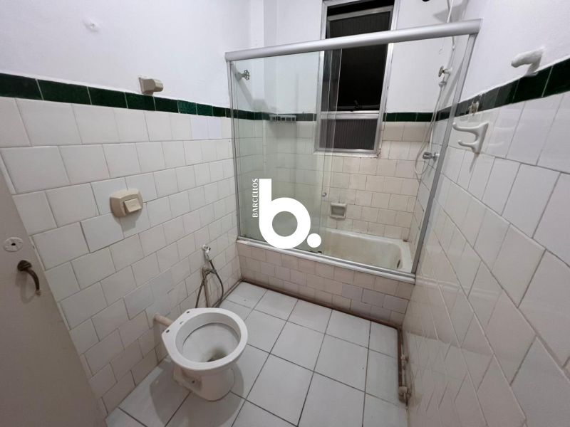 APTO EM FRENTE AO INST.DE ARTES DA UFRGS, PROXIMO AO COMPLEXO HOSPITALAR SANTA CASA