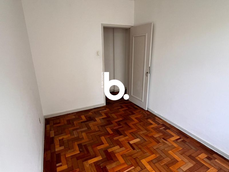 APTO EM FRENTE AO INST.DE ARTES DA UFRGS, PROXIMO AO COMPLEXO HOSPITALAR SANTA CASA