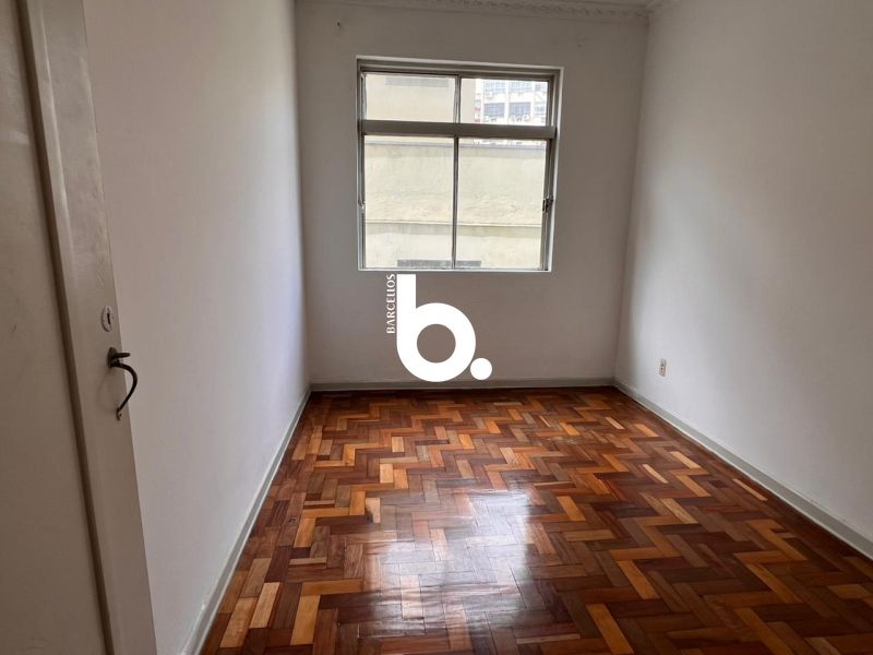 APTO EM FRENTE AO INST.DE ARTES DA UFRGS, PROXIMO AO COMPLEXO HOSPITALAR SANTA CASA