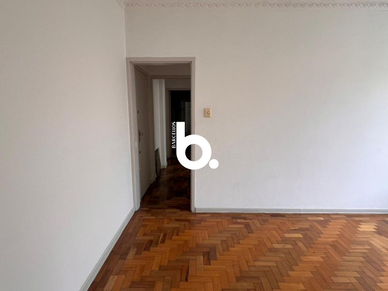 APTO EM FRENTE AO INST.DE ARTES DA UFRGS, PROXIMO AO COMPLEXO HOSPITALAR SANTA CASA