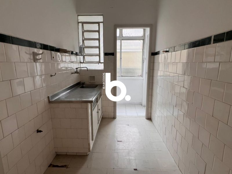 APTO EM FRENTE AO INST.DE ARTES DA UFRGS, PROXIMO AO COMPLEXO HOSPITALAR SANTA CASA