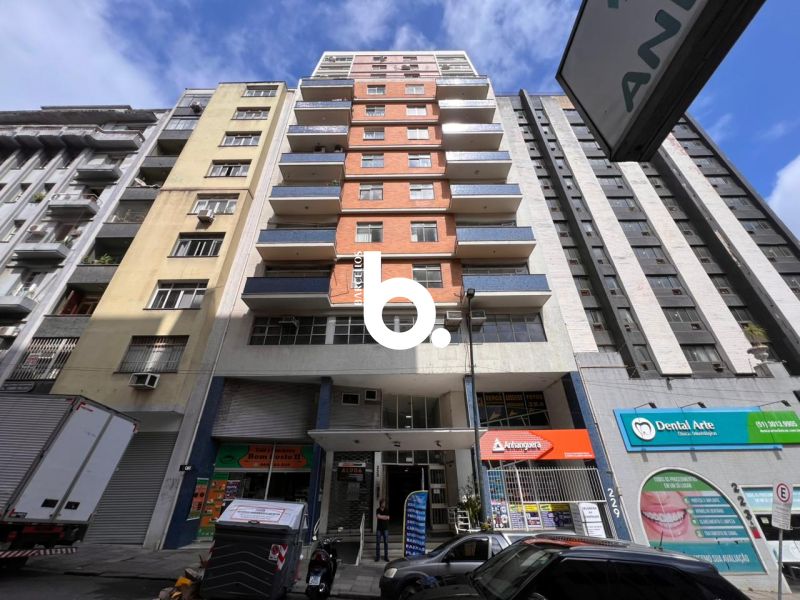 APTO EM FRENTE AO INST.DE ARTES DA UFRGS, PROXIMO AO COMPLEXO HOSPITALAR SANTA CASA