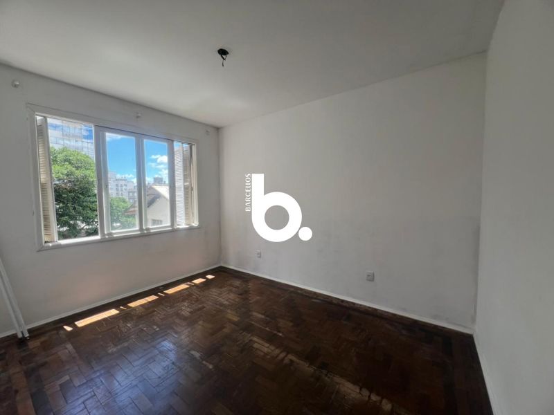 APTO BEM LOCALIZADO E ECONÔMICO