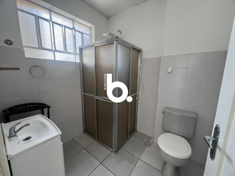 APTO BEM LOCALIZADO E ECONÔMICO