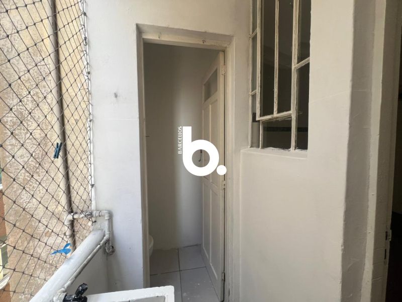 APTO BEM LOCALIZADO E ECONÔMICO