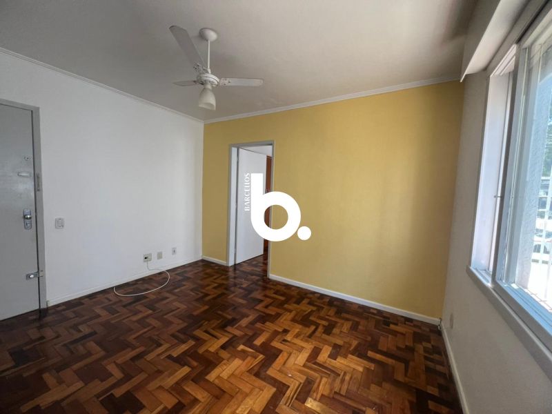 APARTAMENTO 1 DORMITÓRIO COM BOX  