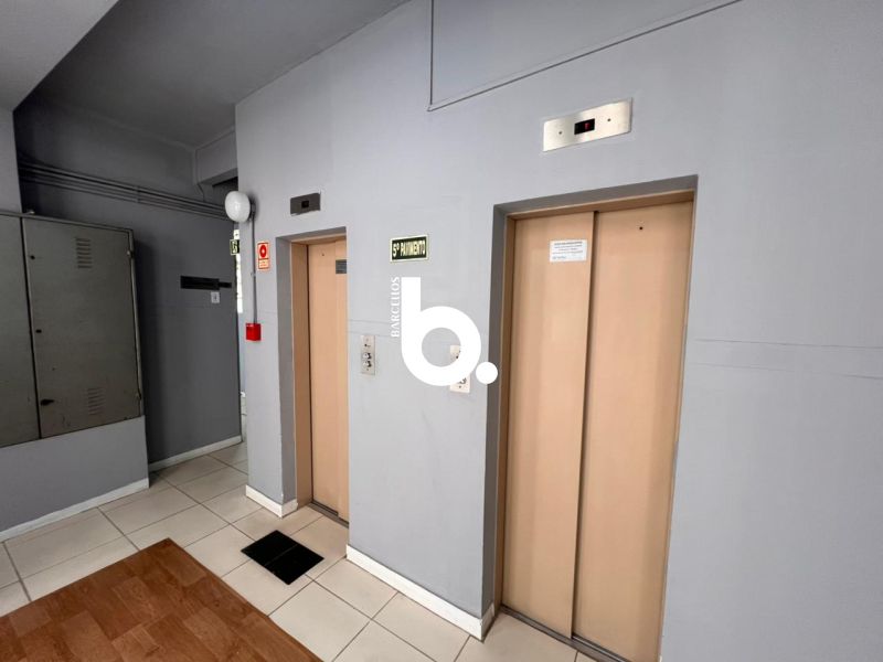 APARTAMENTO COMERCIAL NA ESQUINA DEMOCRÁTICA!