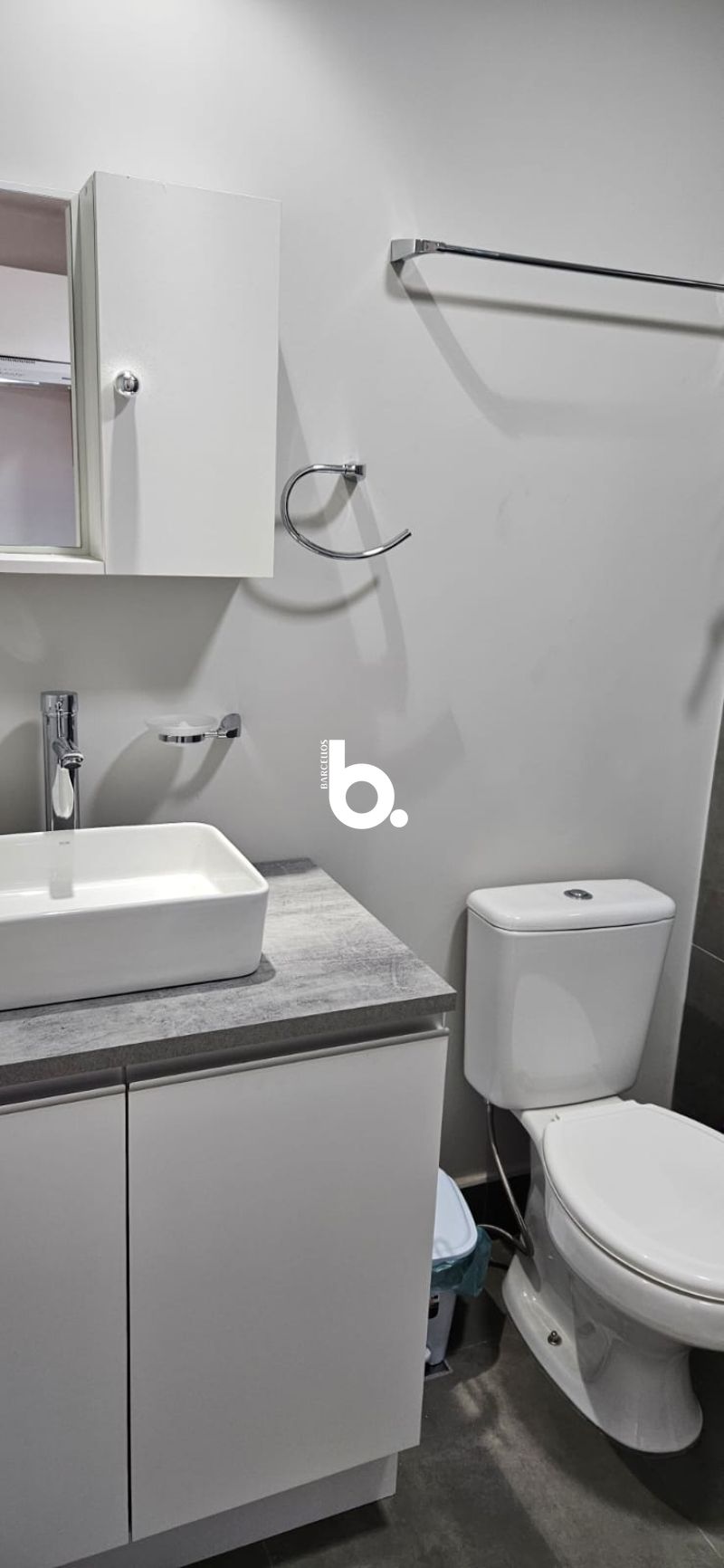 LINDO LOFT NA CIDADE BAIXA ( NOVO )