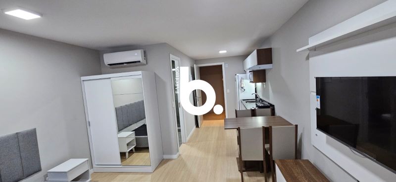 LINDO LOFT NA CIDADE BAIXA ( NOVO )