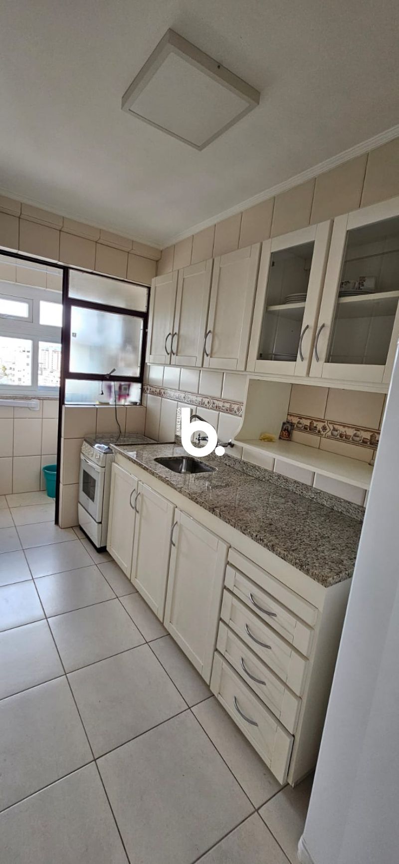 LINDO APARTAMENTO MOBILIADO NO PRAIA DE BELAS