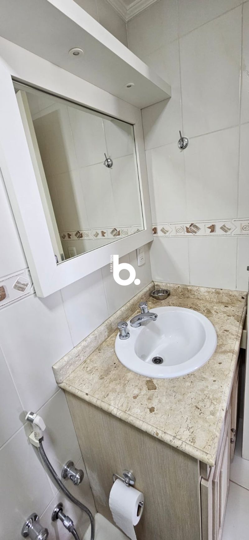 LINDO APARTAMENTO MOBILIADO NO PRAIA DE BELAS