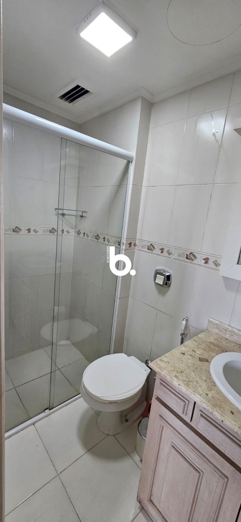 LINDO APARTAMENTO MOBILIADO NO PRAIA DE BELAS