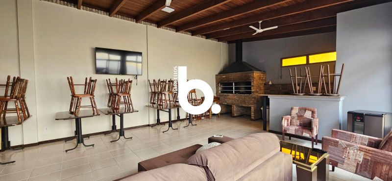 LINDO APARTAMENTO MOBILIADO NO PRAIA DE BELAS