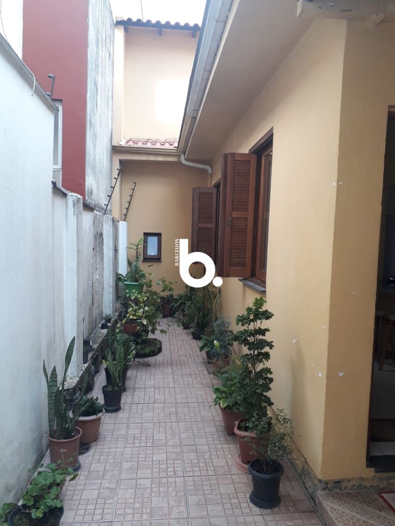 Excelente SOBRADO para locação no bairro Mont Serrat