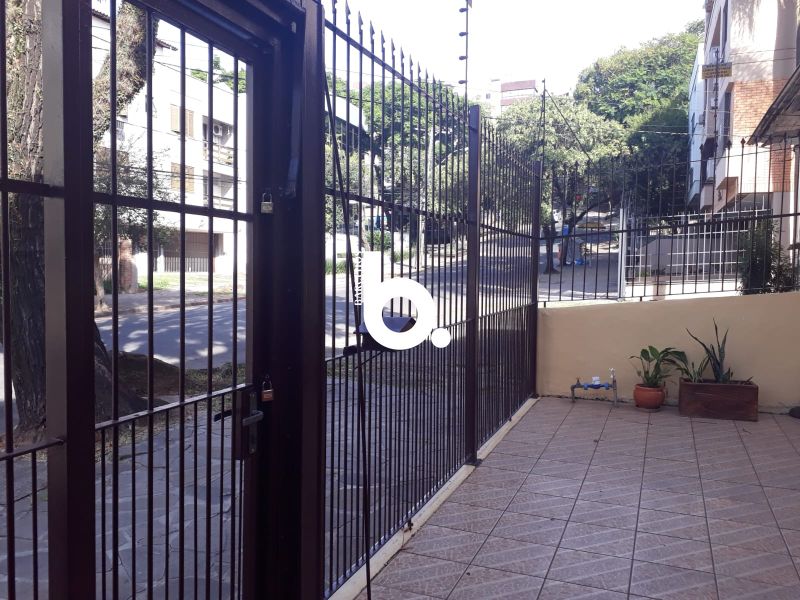 Excelente SOBRADO para locação no bairro Mont Serrat