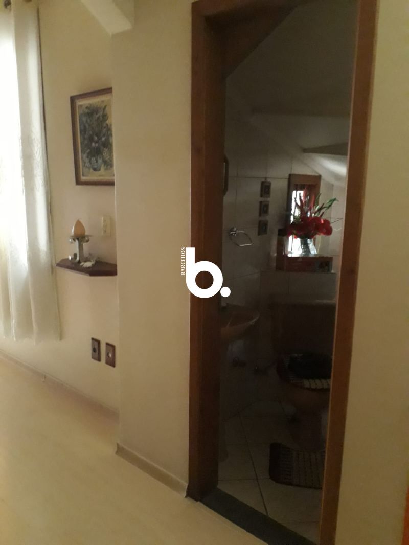 Excelente SOBRADO para locação no bairro Mont Serrat