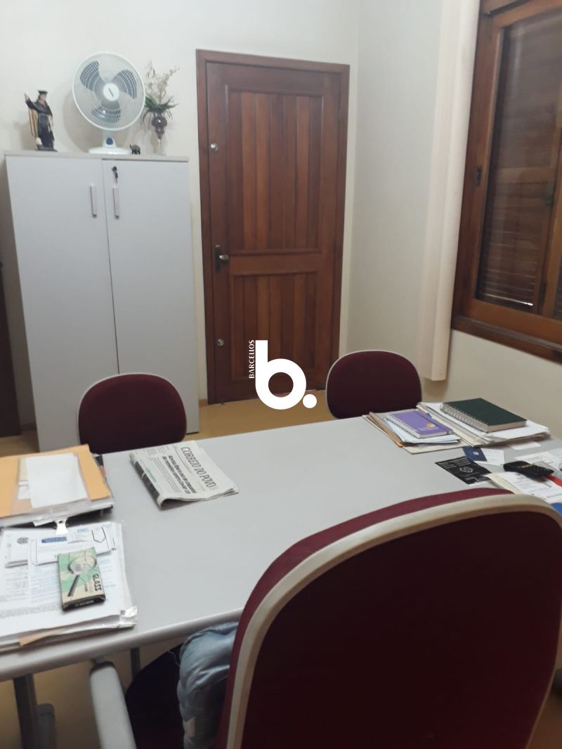 Excelente SOBRADO para locação no bairro Mont Serrat