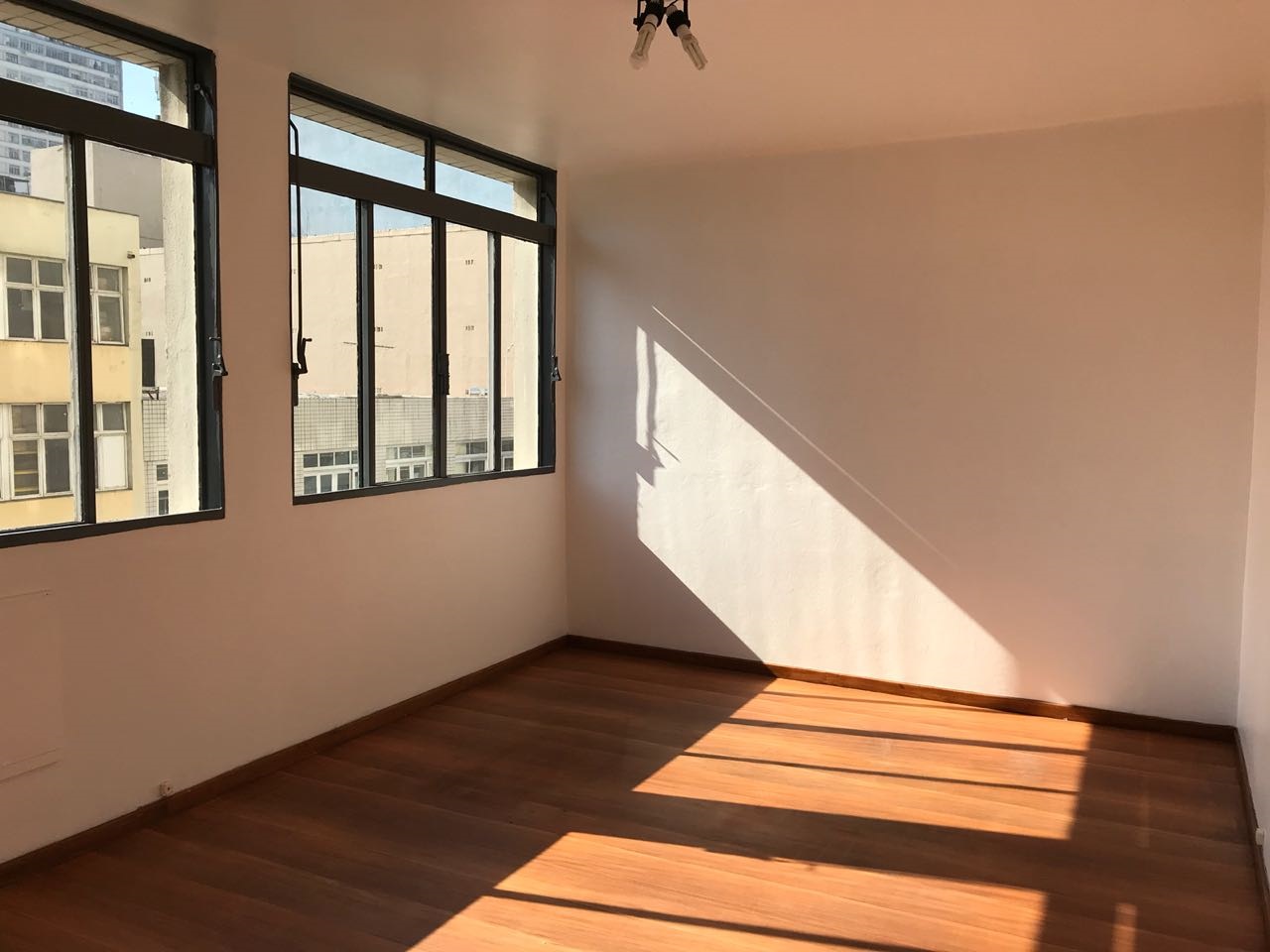 Sala no bairro CENTRO em PORTO ALEGRE