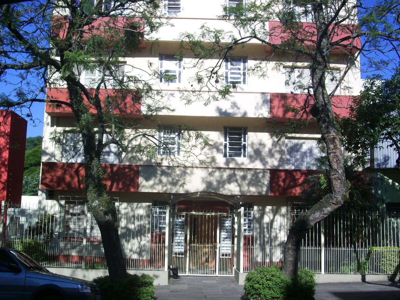 Apto para alugar  com  2 quartos no bairro FLORESTA em PORTO ALEGRE/RS