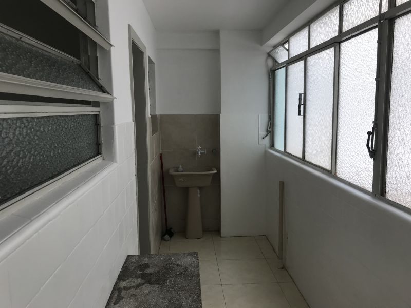 Apto 4 quartos  no bairro CENTRO em SANTA MARIA