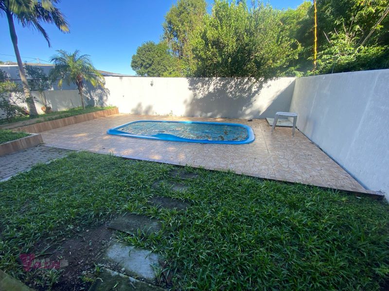 Casa 3 quartos  no bairro CHACARA DAS FLORES em SANTA MARIA