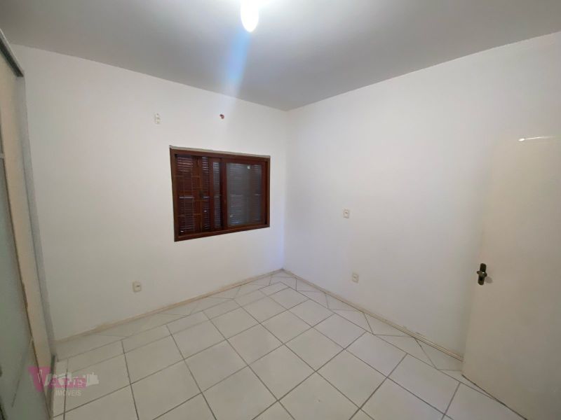 Casa 3 quartos  no bairro CHACARA DAS FLORES em SANTA MARIA
