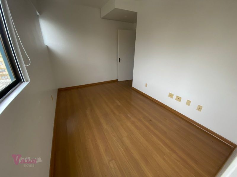 Apto 4 quartos  no bairro CENTRO em SANTA MARIA