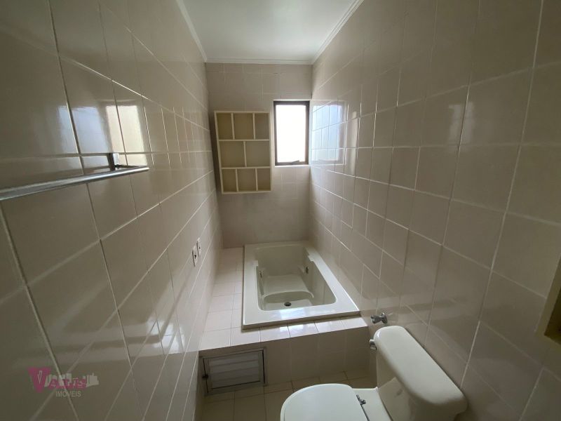 Apto 4 quartos  no bairro CENTRO em SANTA MARIA