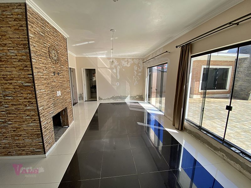 Casa 4 quartos  no bairro CAMOBI em SANTA MARIA
