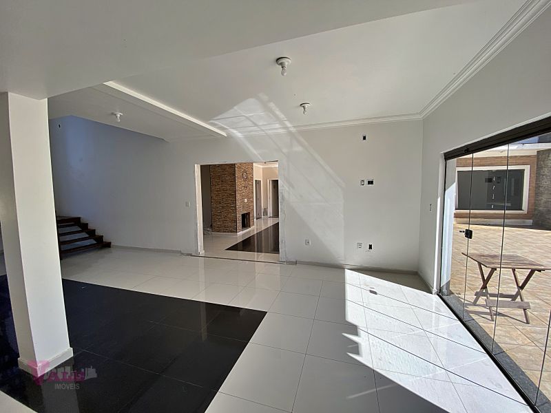 Casa 4 quartos  no bairro CAMOBI em SANTA MARIA