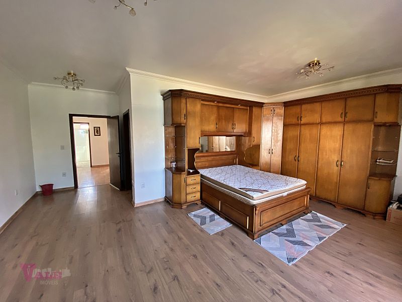 Casa 4 quartos  no bairro CAMOBI em SANTA MARIA