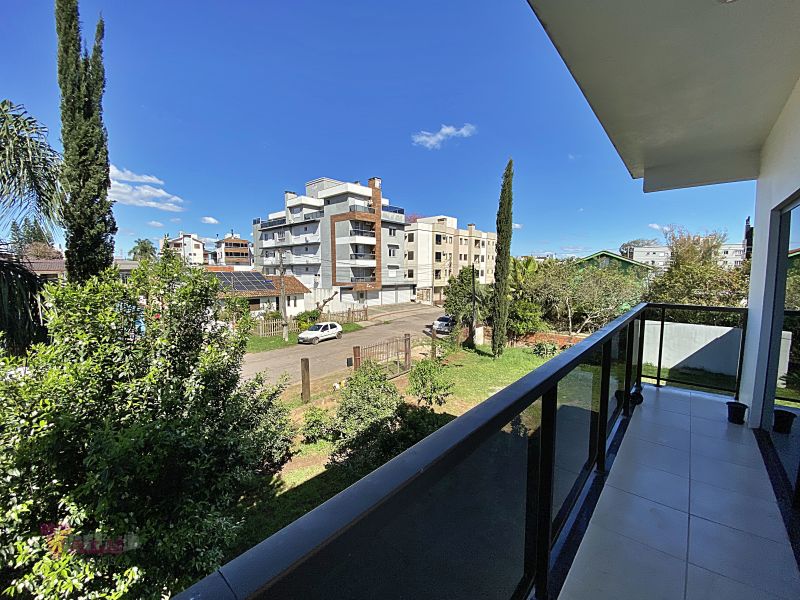 Casa 4 quartos  no bairro CAMOBI em SANTA MARIA