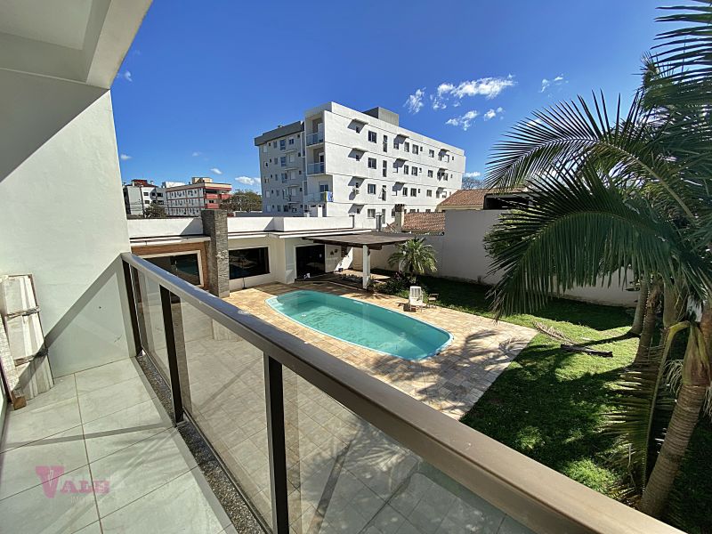Casa 4 quartos  no bairro CAMOBI em SANTA MARIA