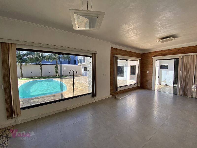 Casa 4 quartos  no bairro CAMOBI em SANTA MARIA