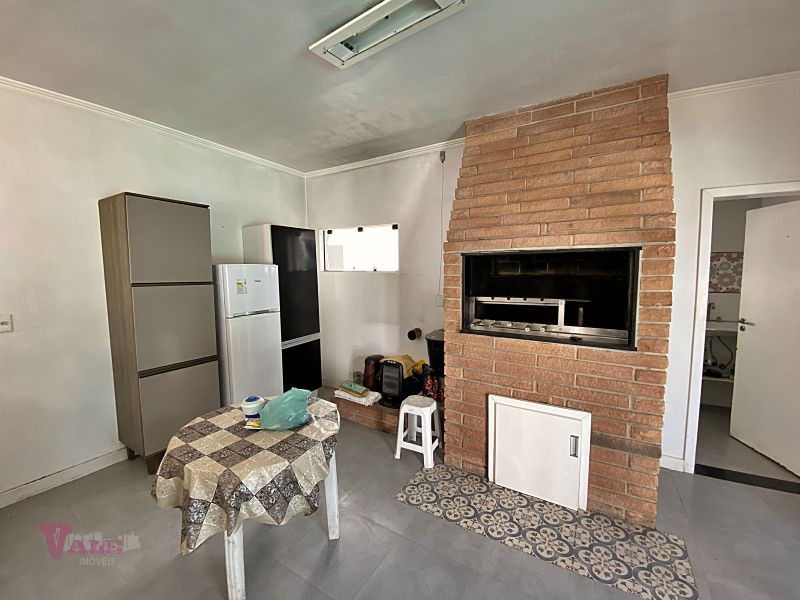 Casa 4 quartos  no bairro CAMOBI em SANTA MARIA