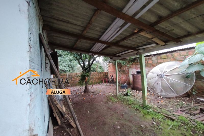 Casa/Fundos 2d  no bairro TIBIRICA em