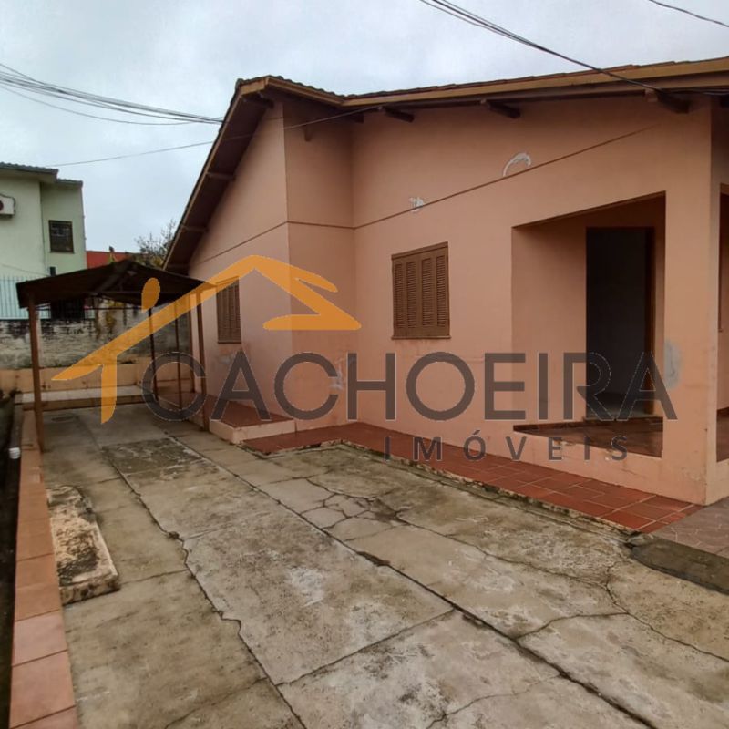 Casa/Fundos 2d  no bairro SOARES em