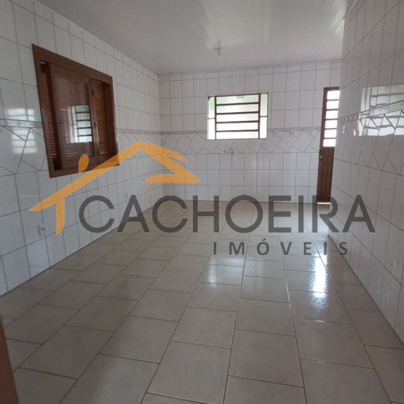 Casa/Fundos 2d  no bairro SOARES em